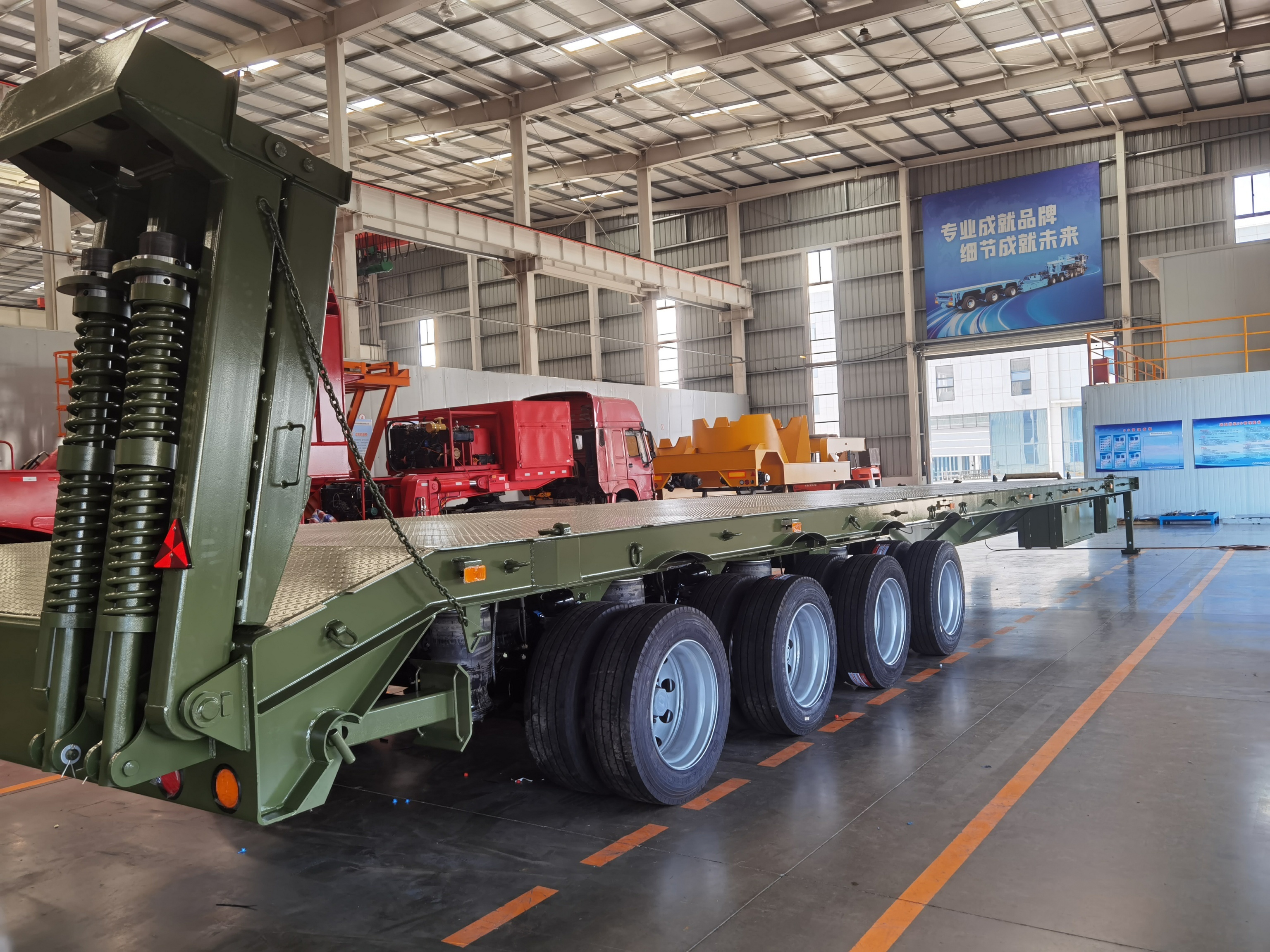 4-Axle Lowbed Semi Trailer