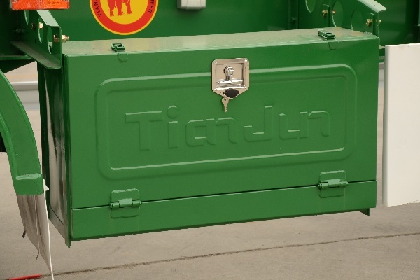 3-Axle Gooseneck Container Skeletal Semi Trailer 3-Axle Gooseneck Container Skeletal Semi Trailer