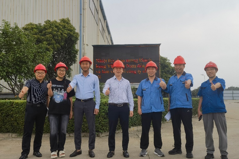 Vietnamese Customers Visit TianJun Factory: Exploring Container Skeleton & Flatbed Semi Trailers