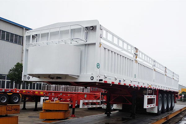 Stakes semi trailer will be set to Vietnam