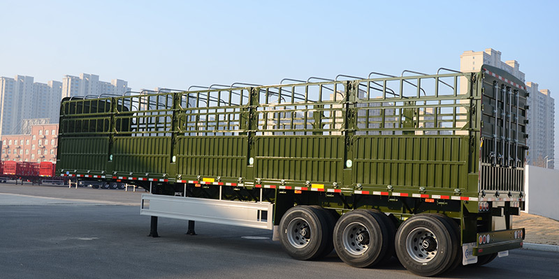 12.4M 3-Axle Stake Semi Trailer