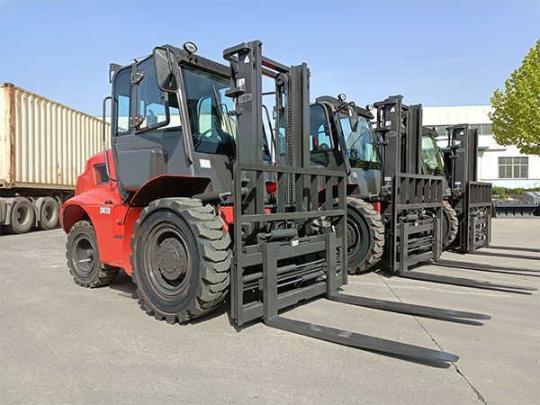 Maximizing Efficiency with a 3 Ton Rough Terrain Forklift in Agriculture