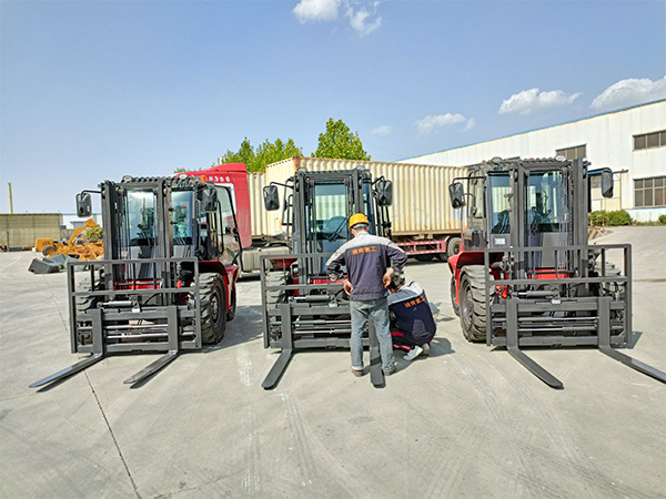 Exploring the Versatility of 3 Ton Rough Terrain Forklifts in Agricultural Settings