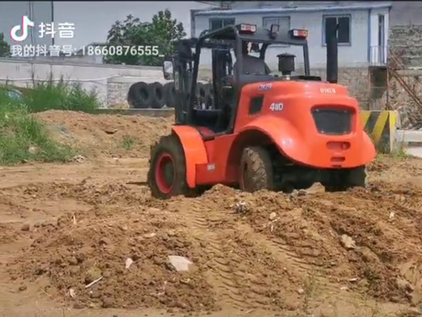 Maximizing Efficiency in Agriculture with a 2 Ton All Terrain Forklift