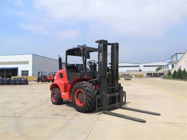 The Future of Agriculture: Innovations in 2.5 Ton Off Road Forklifts
