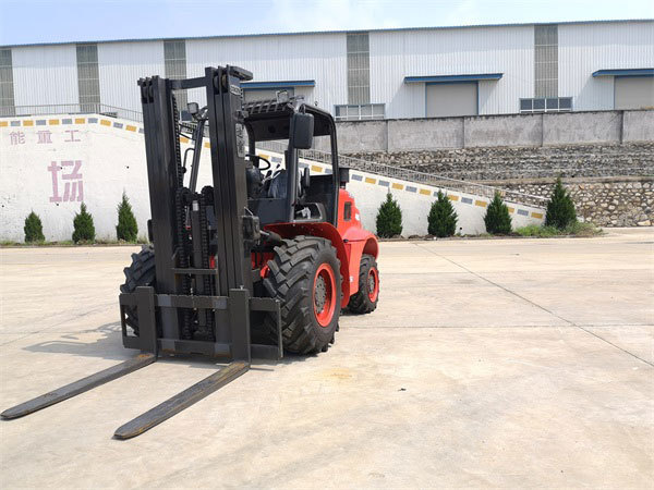 Forklift Training: Ensuring Safety and Efficiency with a 2.5 Ton Off Road Forklift