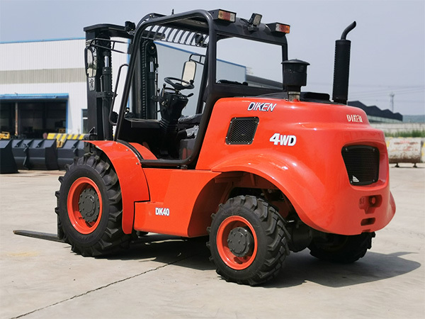 The Versatility and Benefits of a 10 Ton All Terrain Forklift in Agriculture