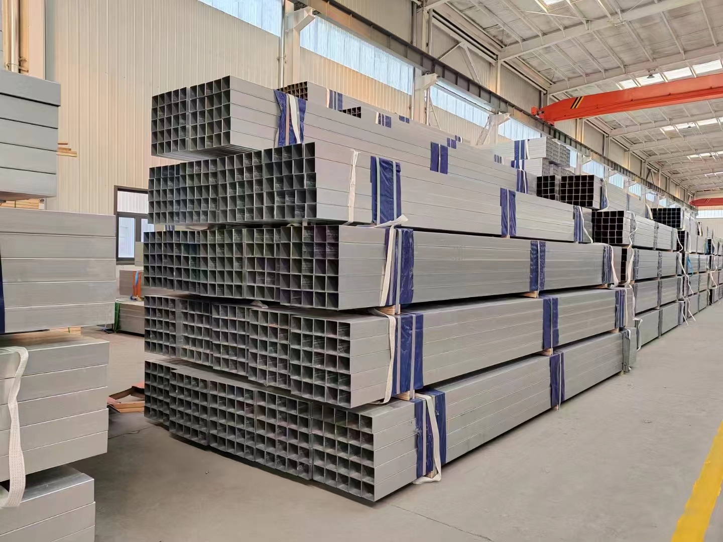 Introducing our premium selection of European standard steel, American standard steel, British standard steel, and Japanese standard steel. Among our offerings, we have UPN140 and HEB200 profiles, crafted from high-quality S275JR material.