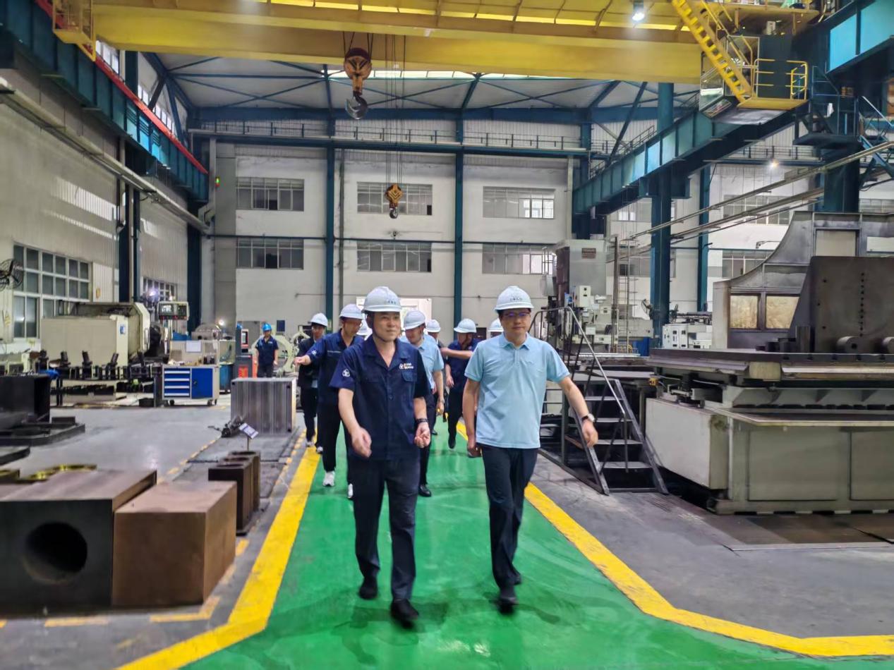 集团党委书记肖为带队调研三环锻压公司3