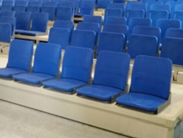 雙排電動伸縮看臺（前置+后置式中空吹塑座椅）