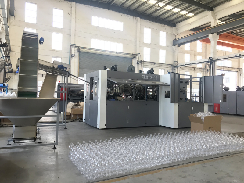 Fully-auto XLB-02GT Blow Molding Machine Is Under Test