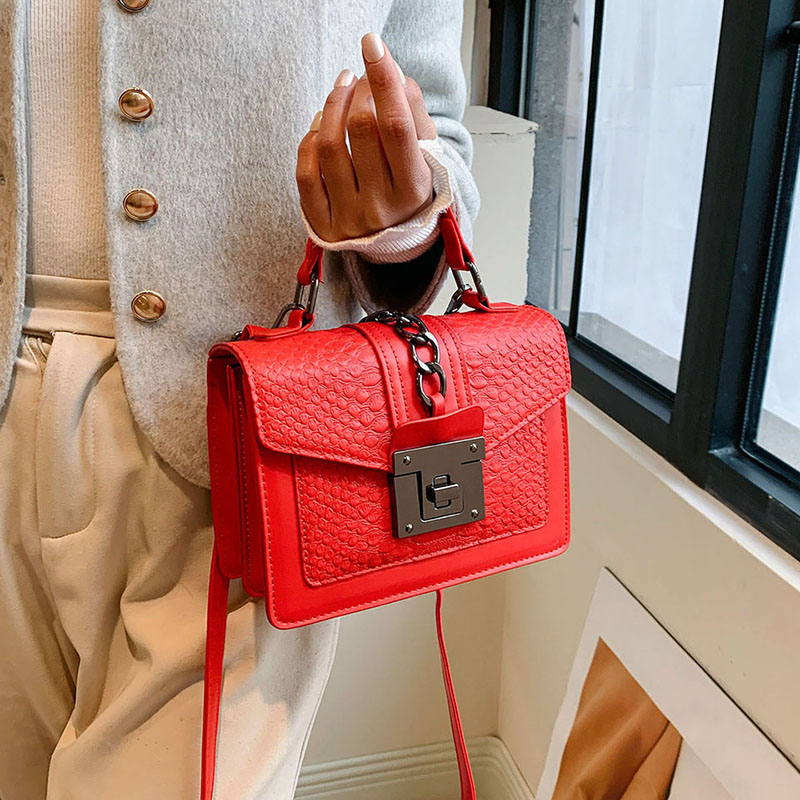 Discover the Evolution of Women's Handbags: A Fashion Statement Discover the Evolution of Women's Handbags: A Fashion Statement