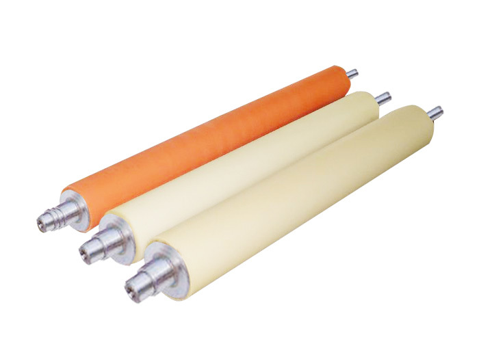 Solvent-resistant oil roller