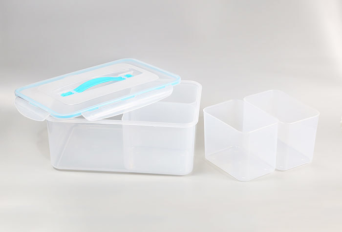 Plastic container