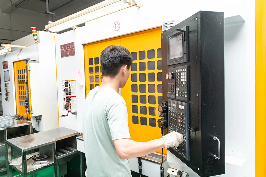 Workshop equipment display