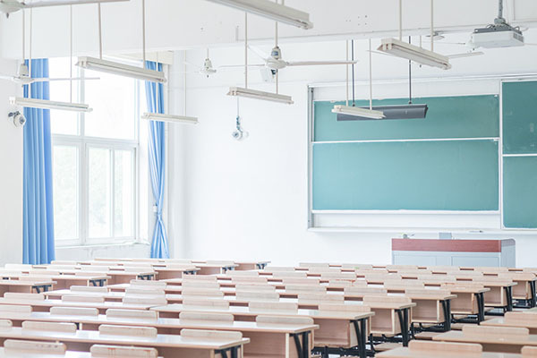 教育学校