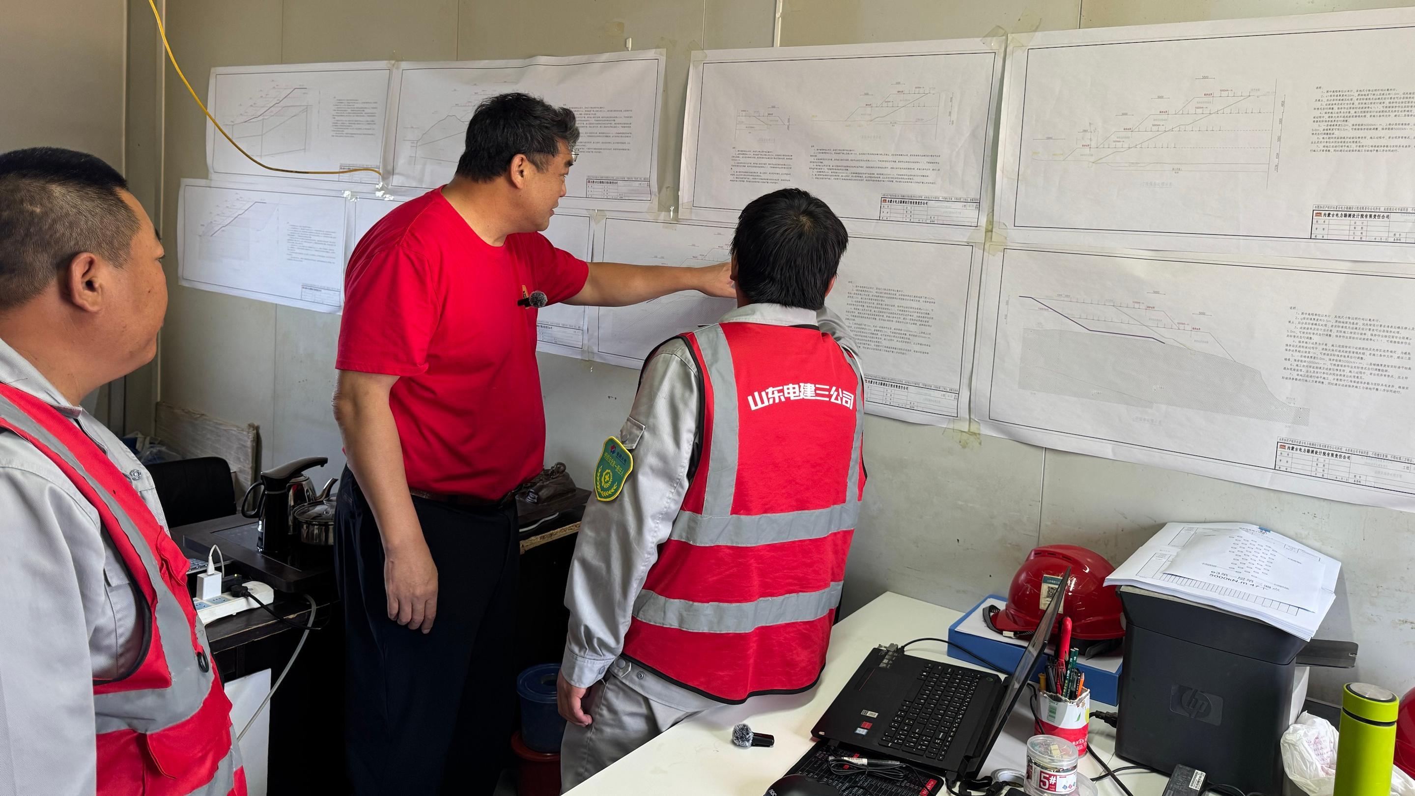 Chairman Visits Project Frontline in Person