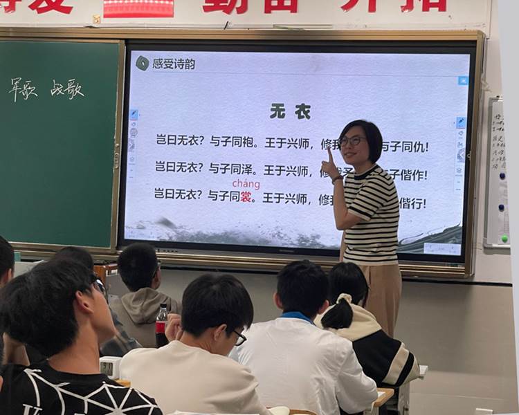 一群人正在聽演講

AI 生成的內(nèi)容可能不正確。