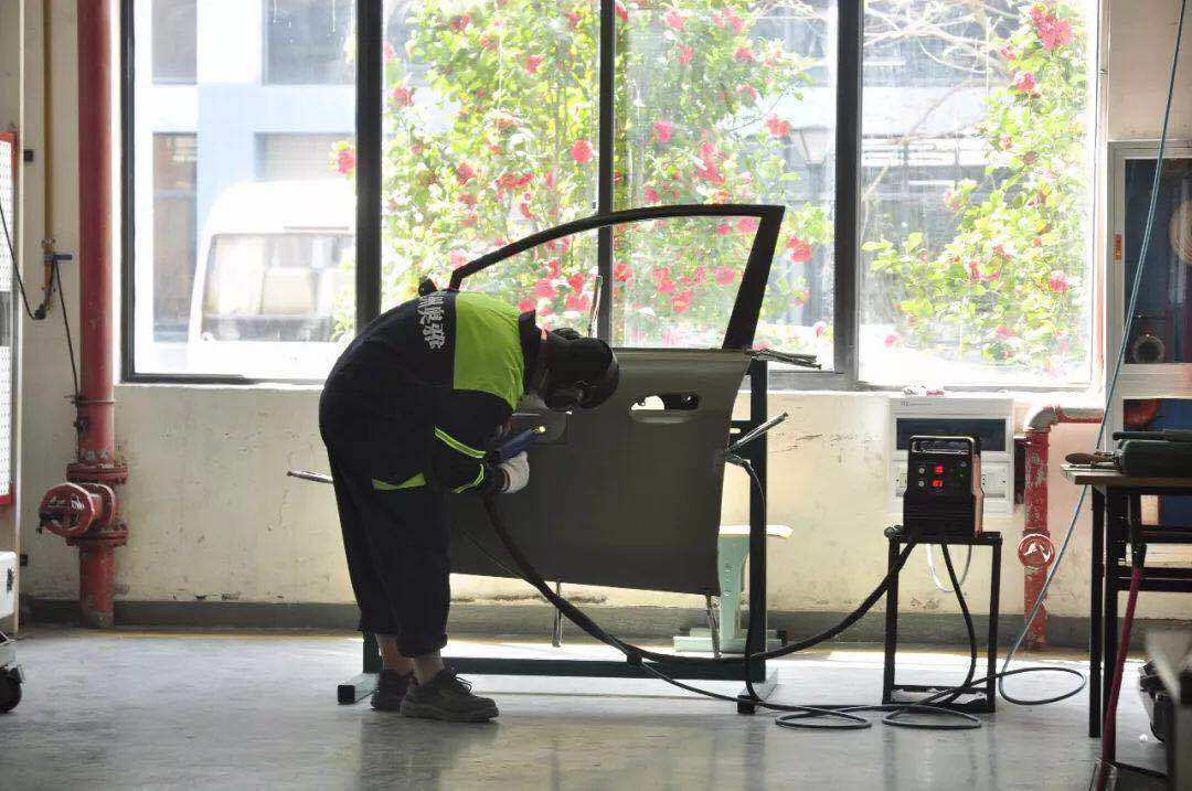 杭州汽車高級技工學(xué)校