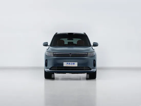 4WD Automobile New Energy Vehicles M7 for Adults Pure Electric EV Car for Sale