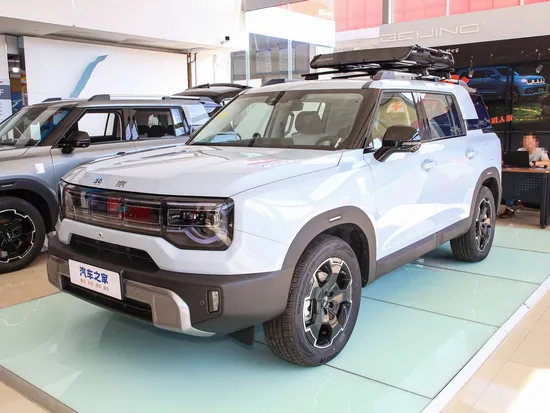Beijing Bj30 1.5td Chinese SUV 5-Seater Basic Version off-Road Used Cars with Gasoline Left Steering