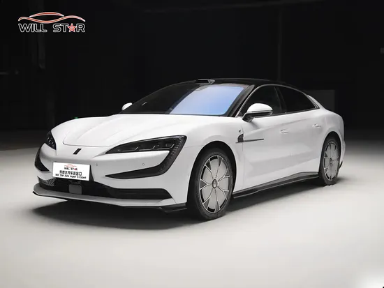 Economic Byd Yangwang U7 EV Car 4-Door 4/5-Seats Large Sedan Car Pure Electric Vehicle