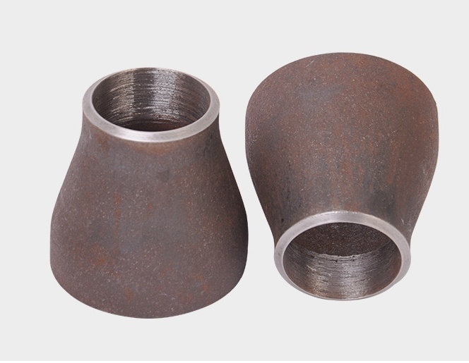 Overlay welding of eccentric pipes