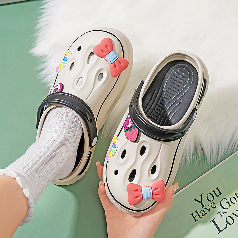 What Kind of Shoes Keep Your Feet from Smelling in Summer? It’s Not About Breathability — It’s the Material That Matters What Kind of Shoes Keep Your Feet from Smelling in Summer? It’s Not About Breathability — It’s the Material That Matters