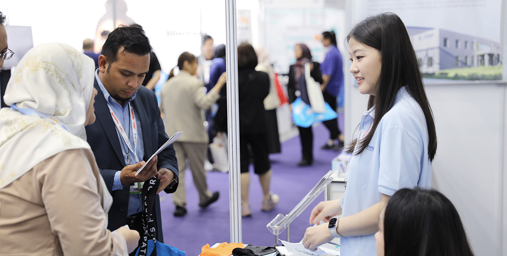 Titans Medical debuted at tHIS ASEAN 2025, embarking on a new journey in the ASEAN medical market