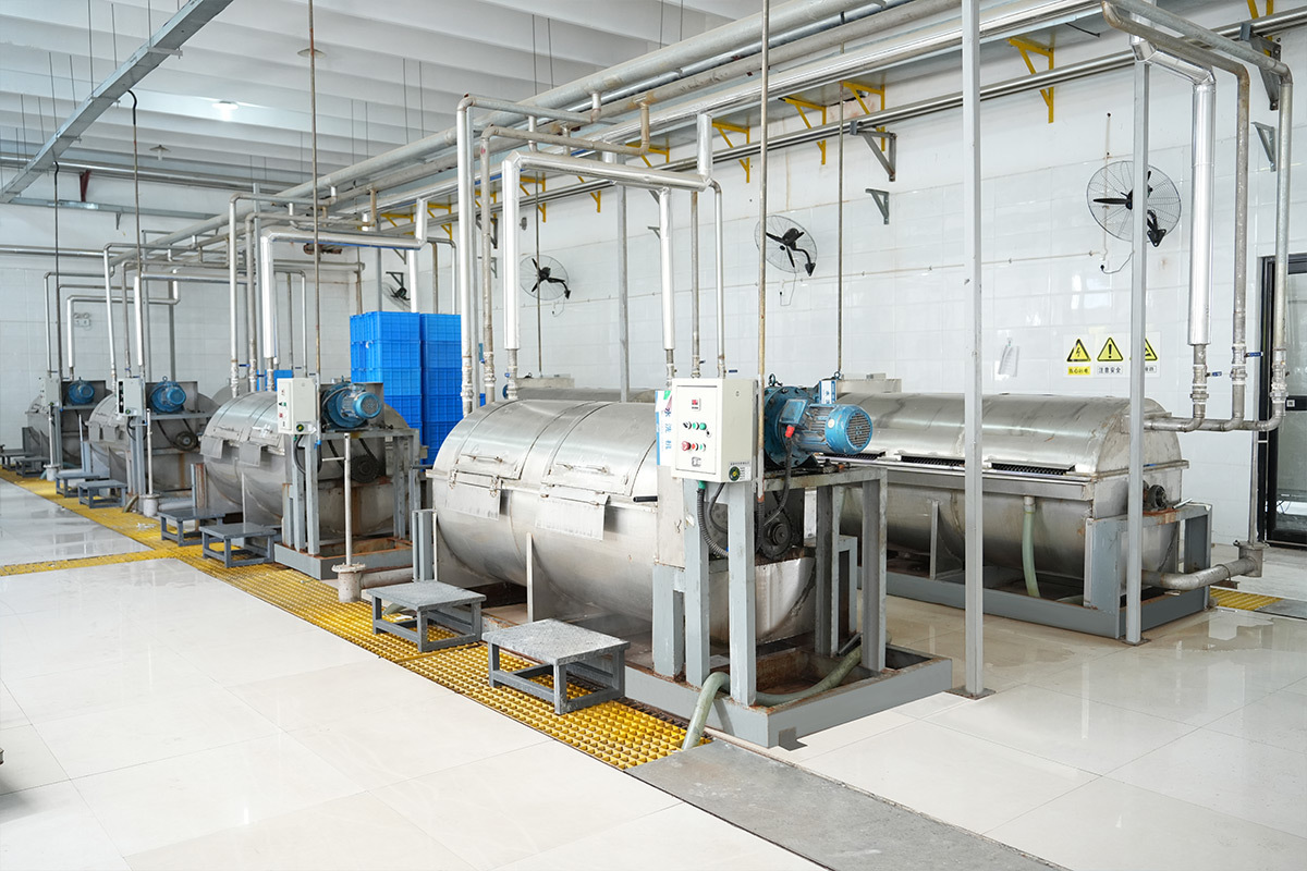 Chlorine washing equipment