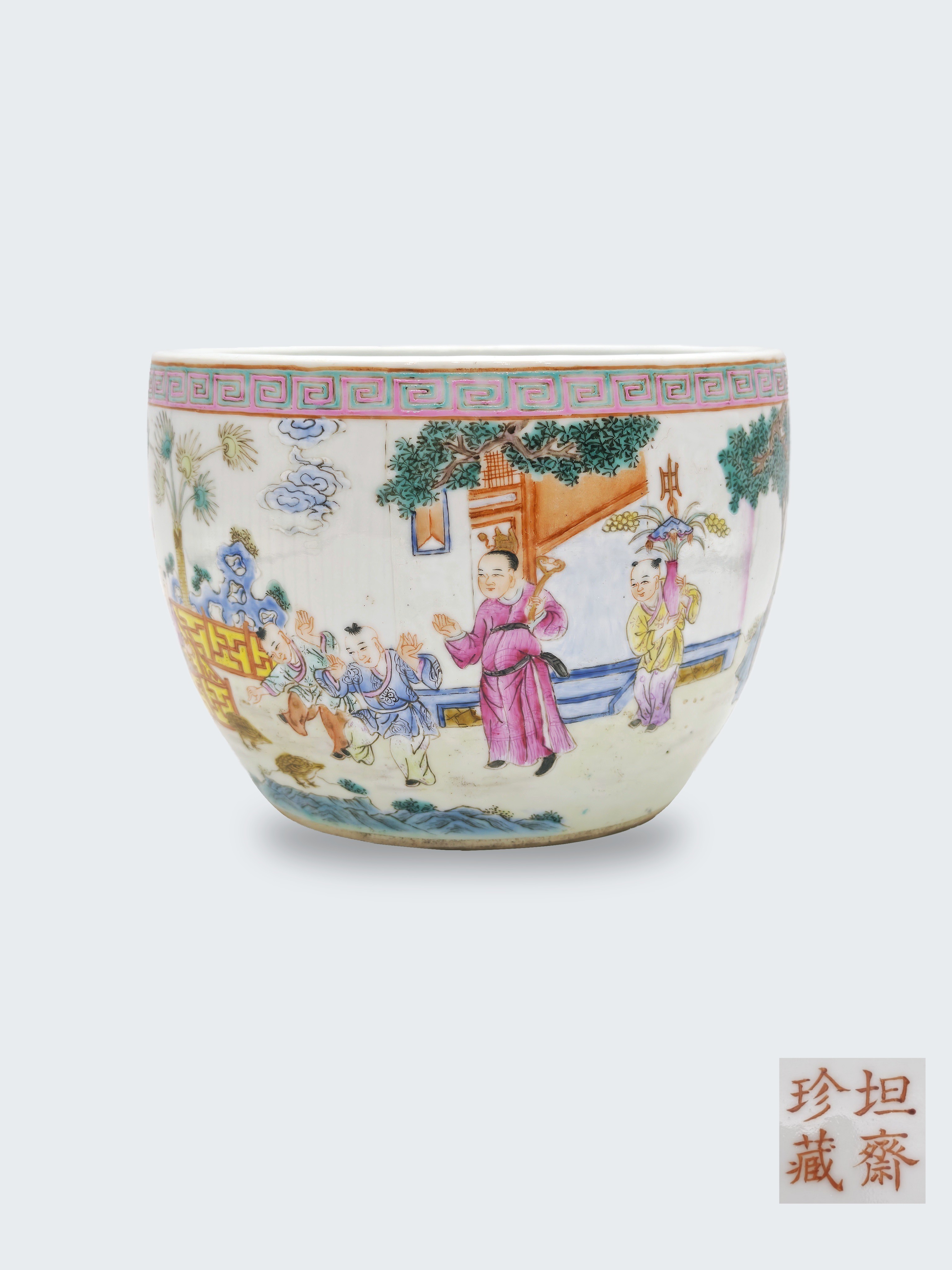 清 粉彩人物卷缸