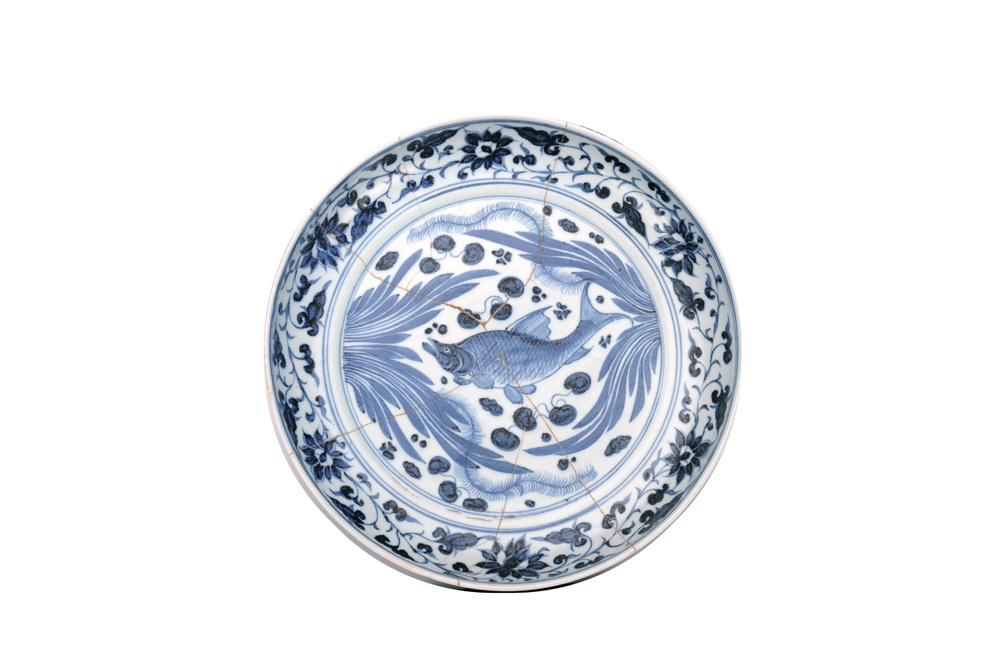 明 青花魚藻紋盤