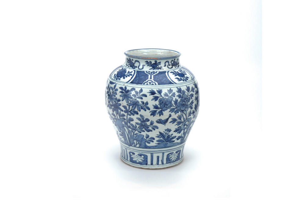 明 青花花鳥大罐