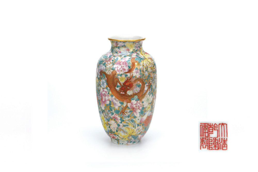 清 “大清乾隆年制”款 粉彩百花龍鳳紋描金燈籠瓶