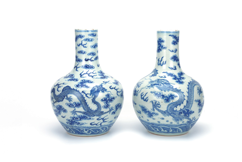清 青花龍紋天球瓶一對(duì)