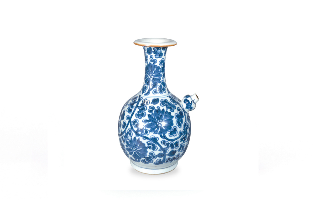 清 青花寶相花紋淨(jìng)瓶