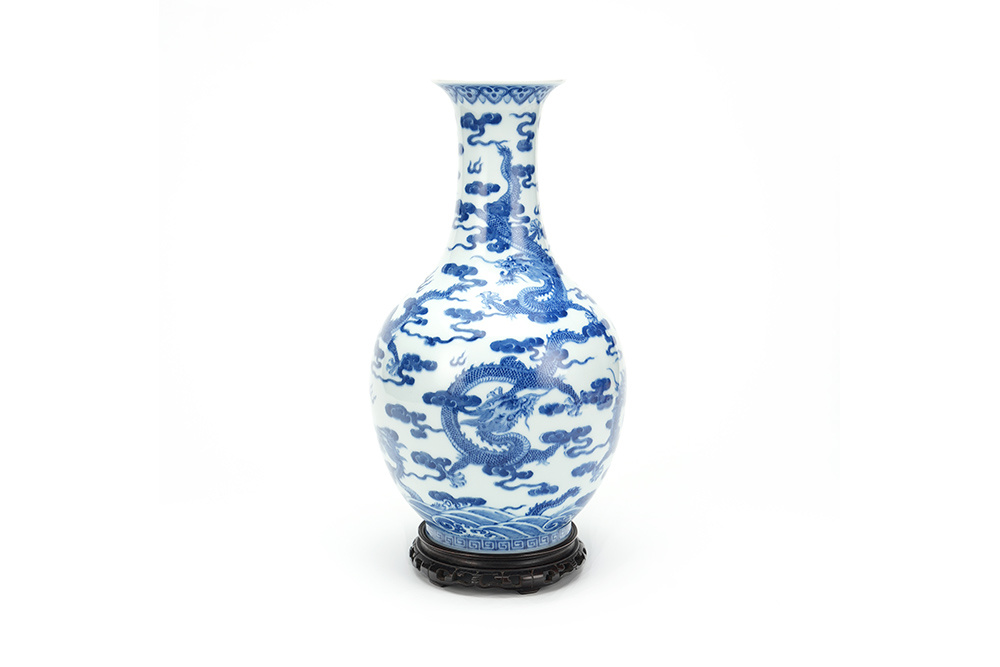 清 青花龍紋瓶
