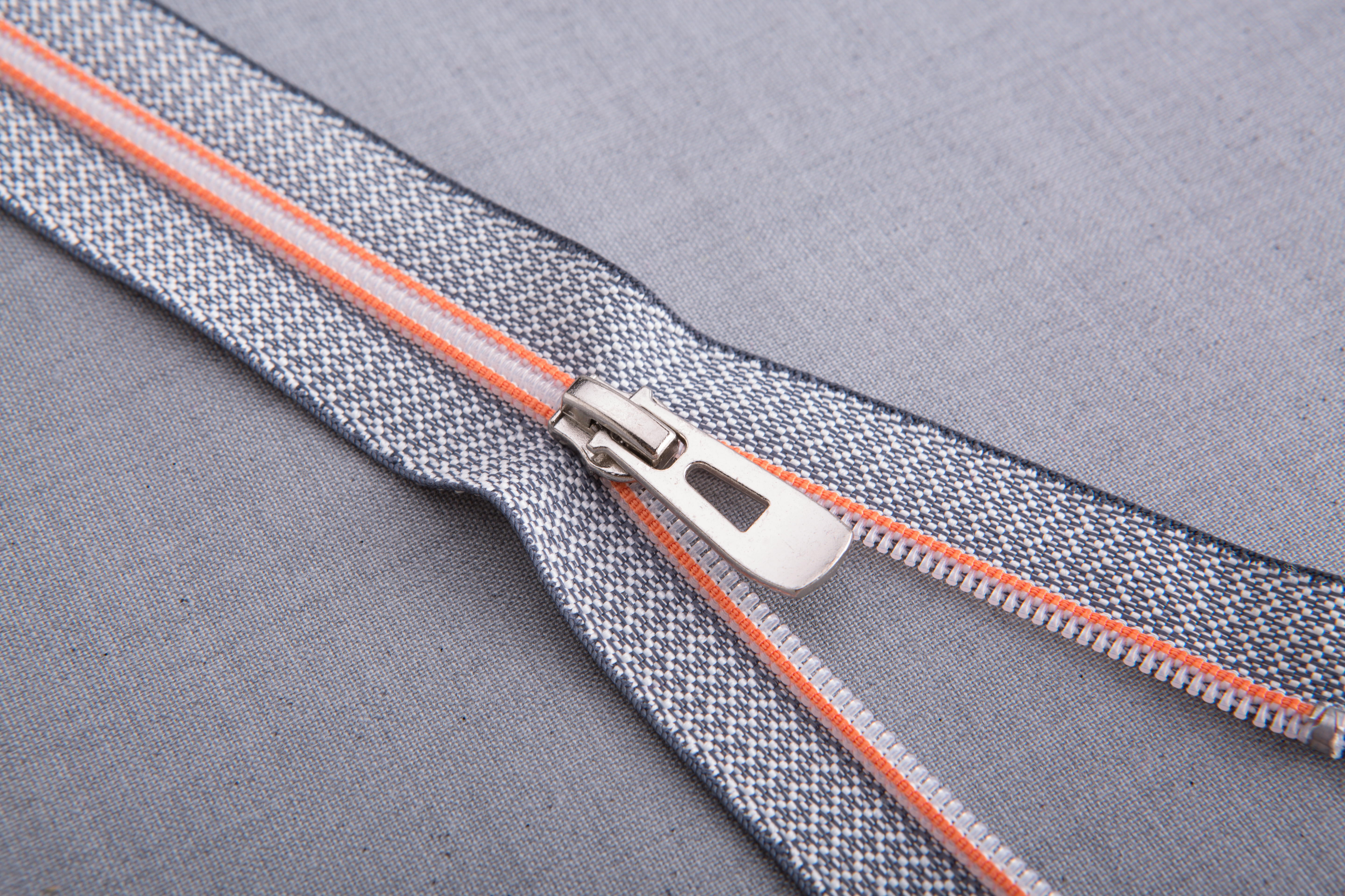 Woven zipper