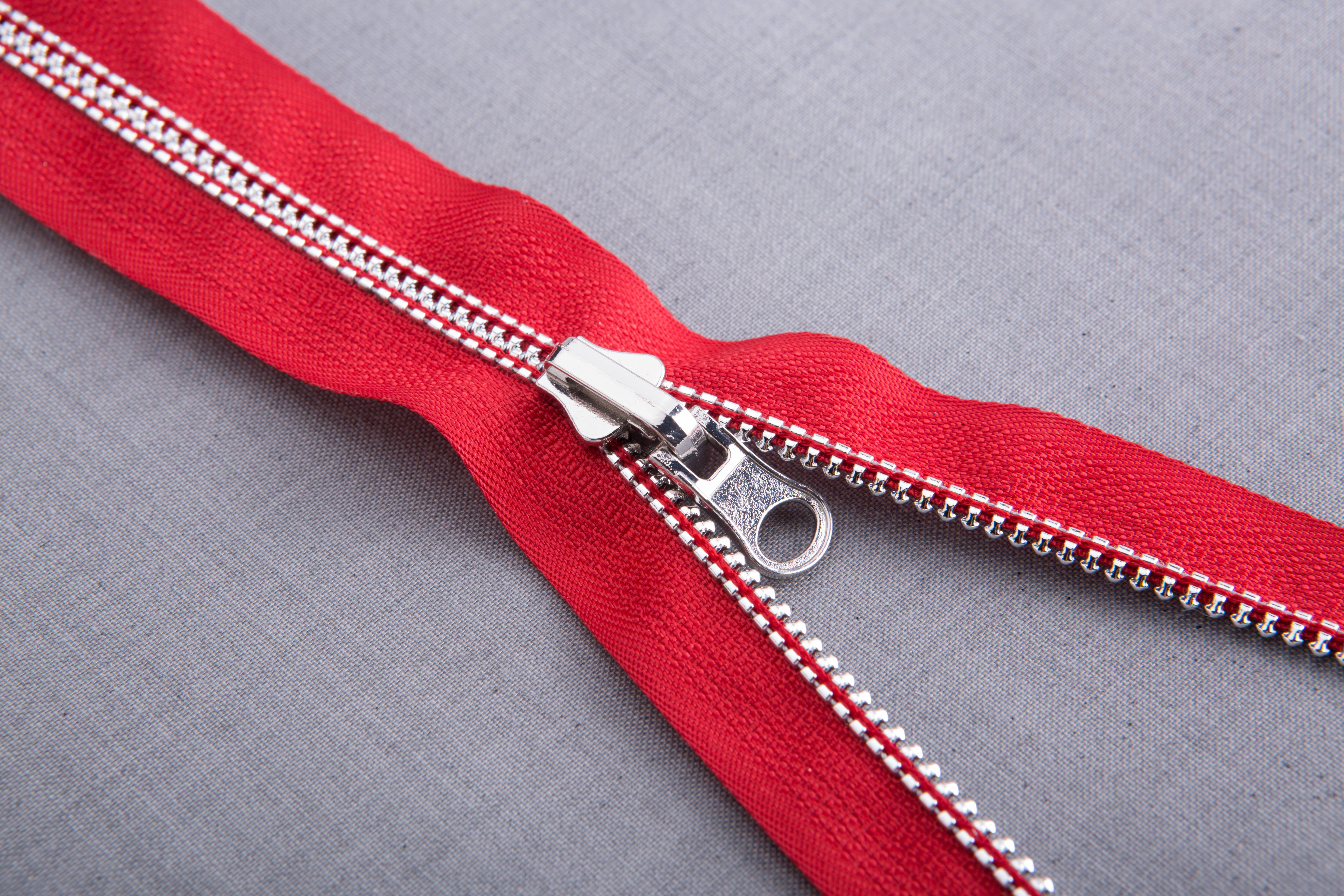 Intensified zipper