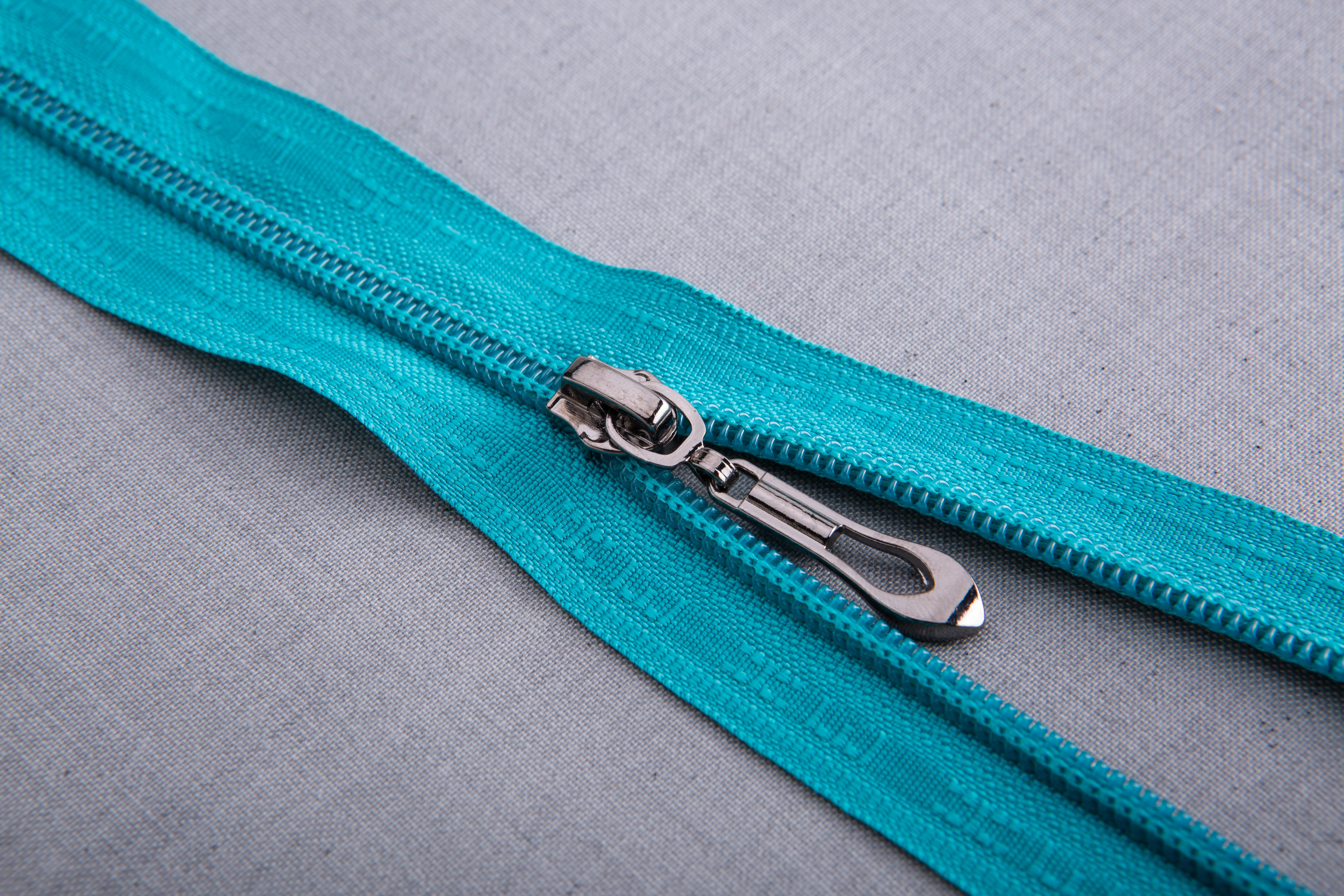 Nylon zipper