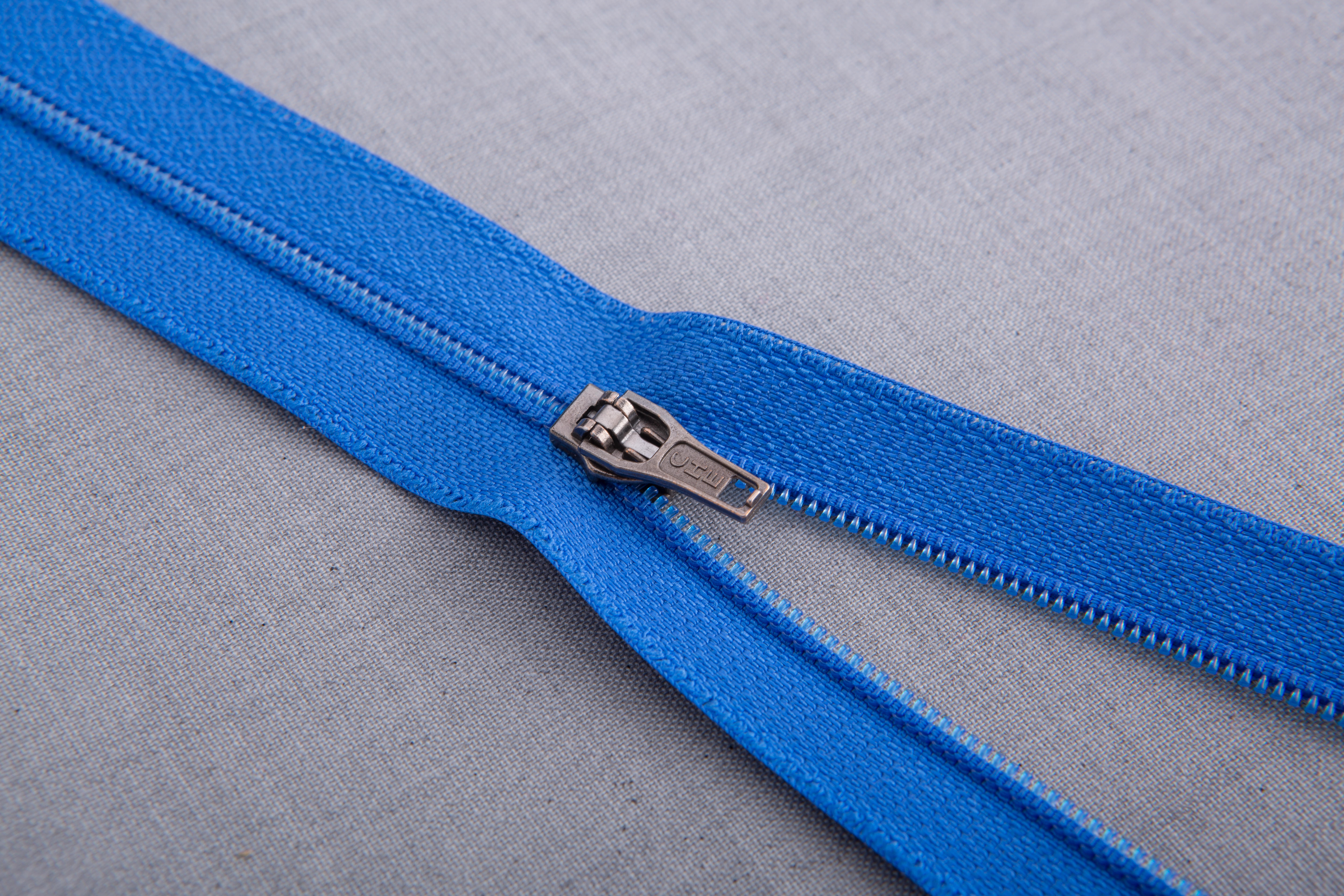 Woven zipper