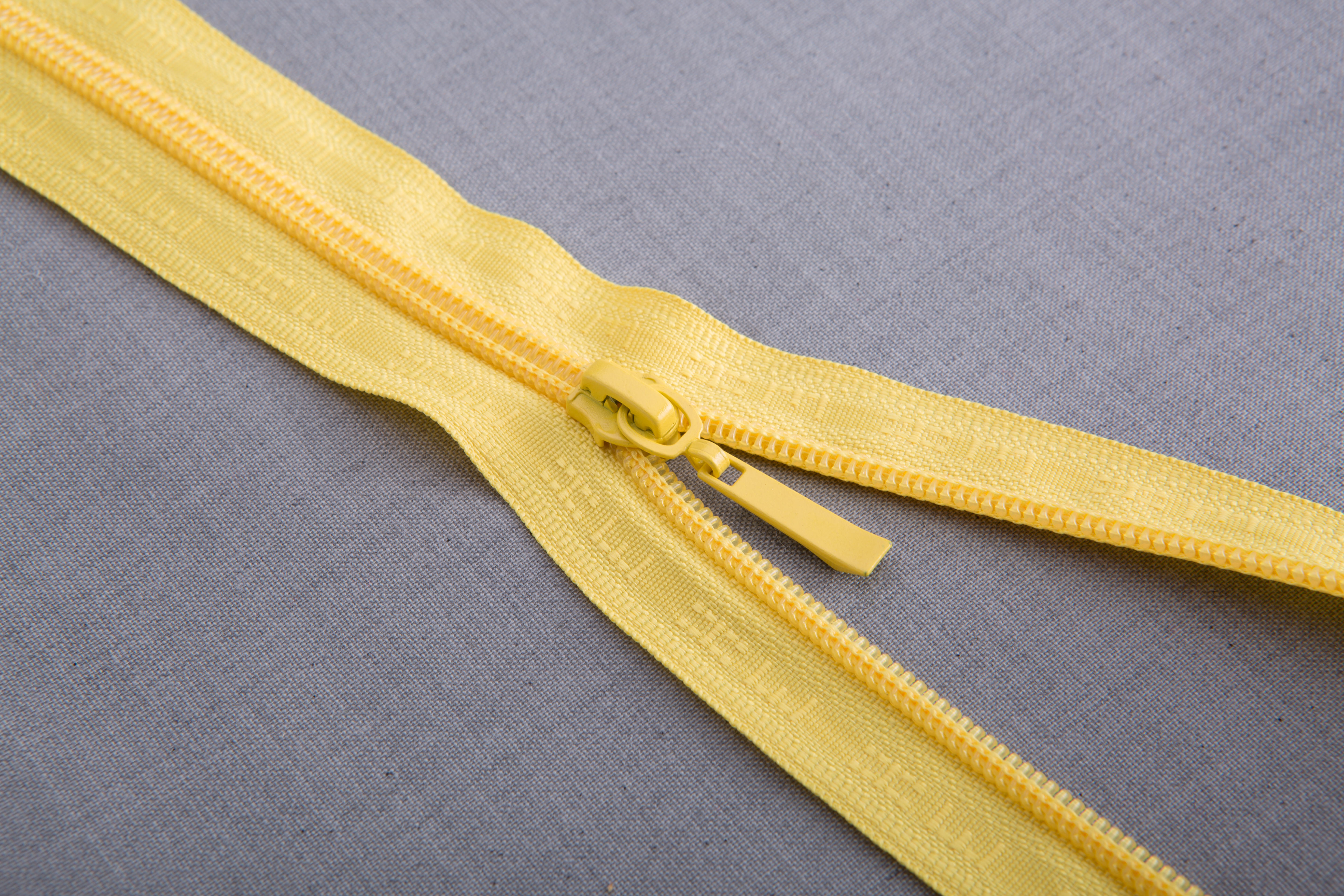 Nylon zipper