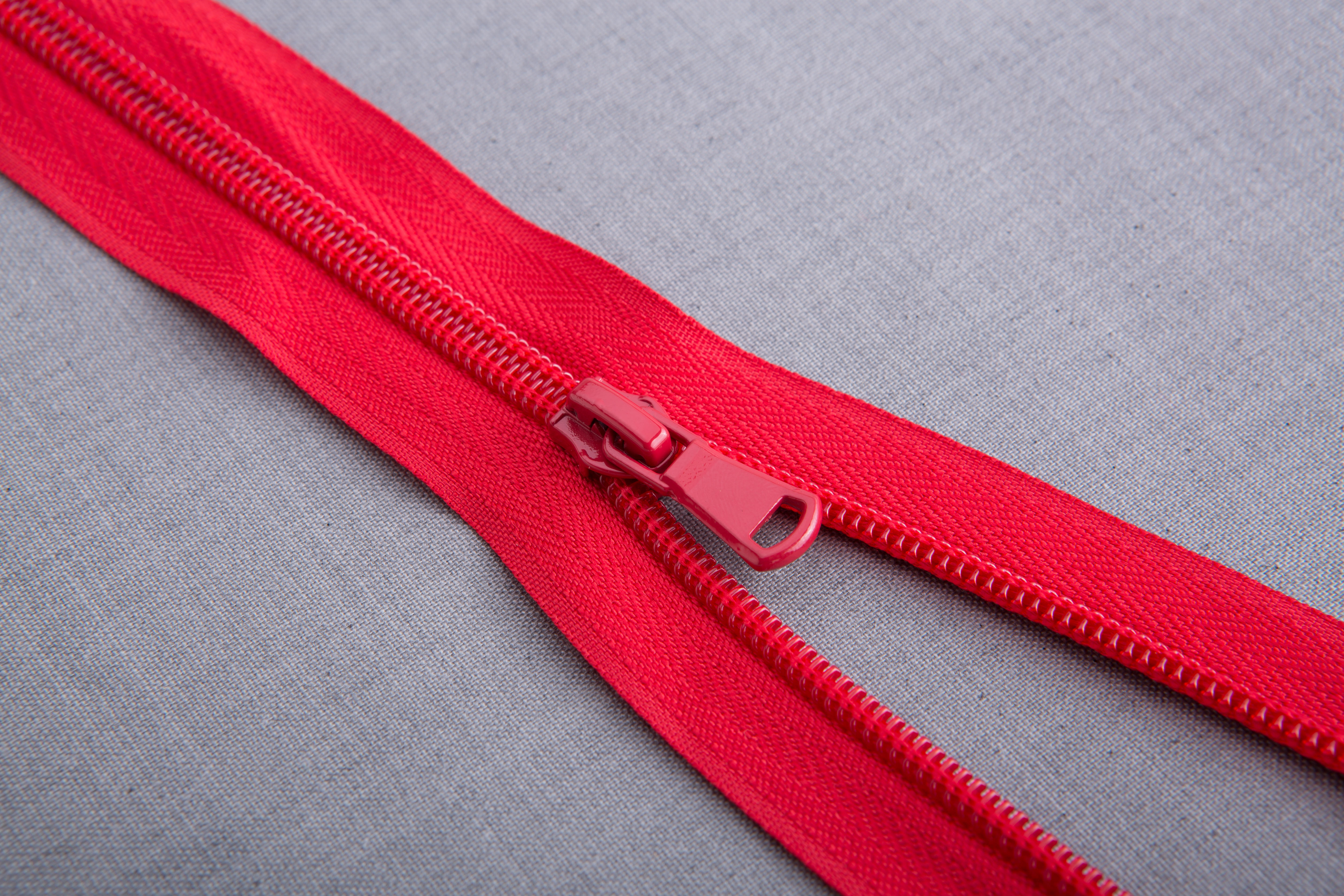 Nylon zipper