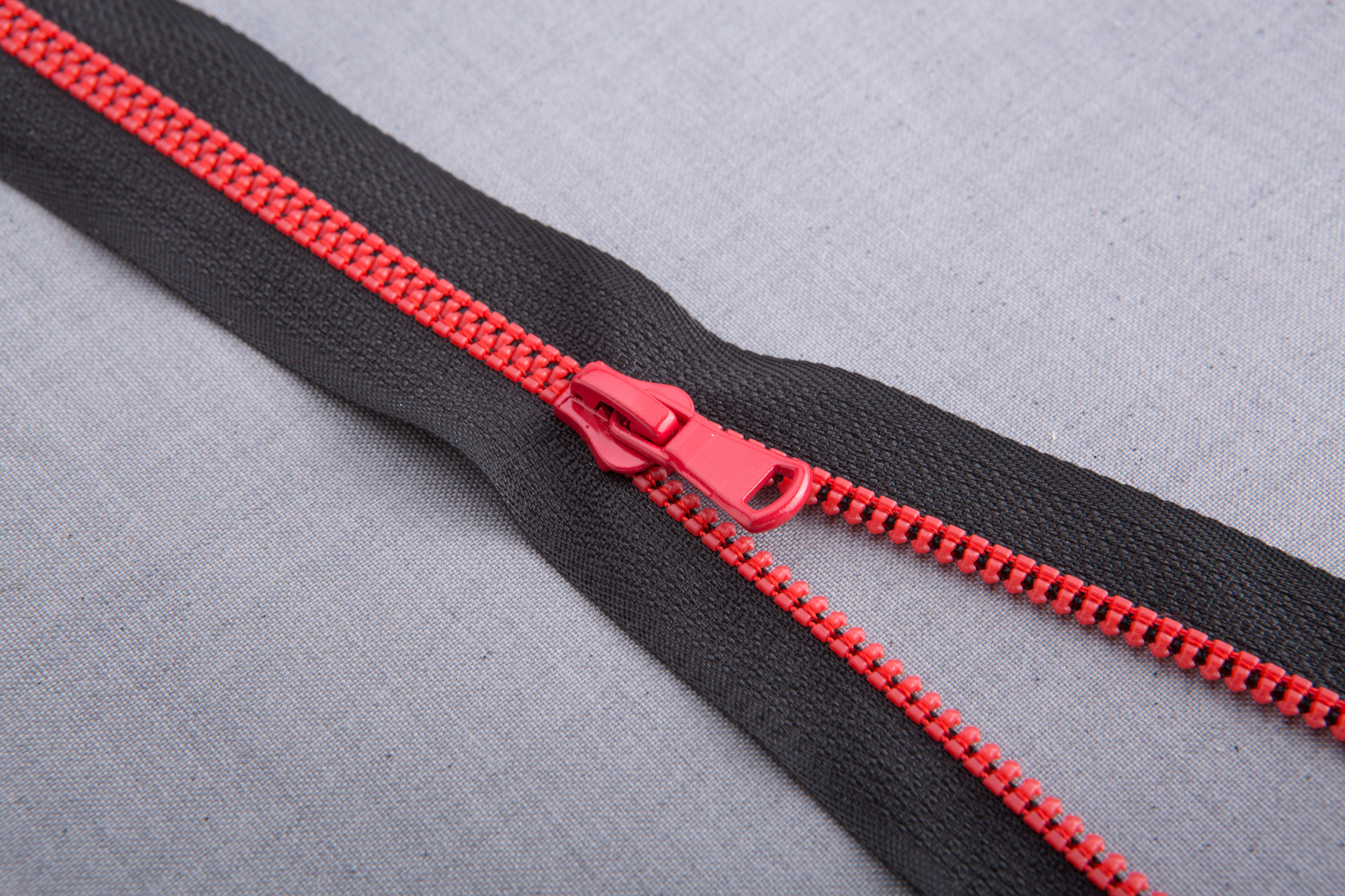 Intensified zipper