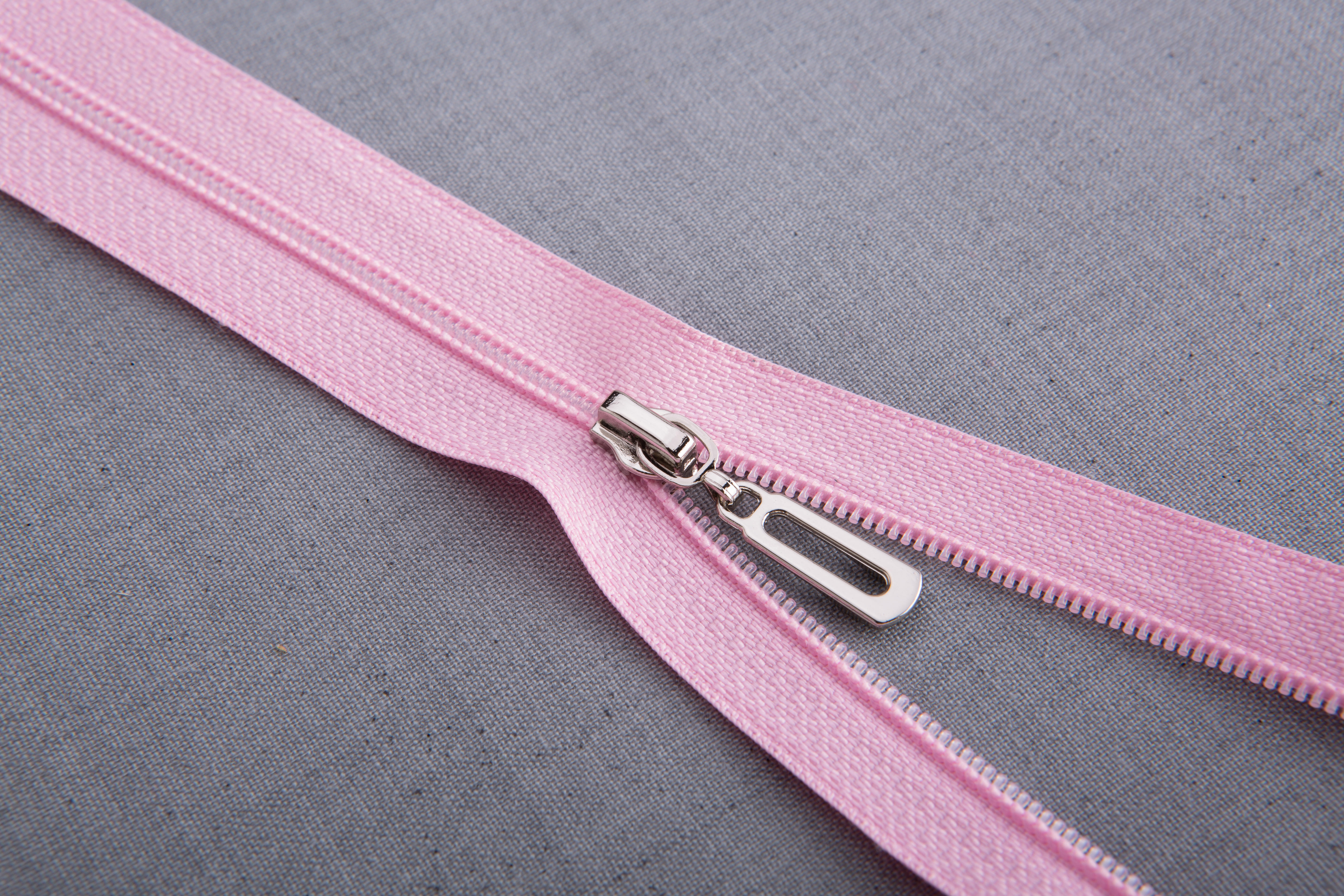 Woven zipper