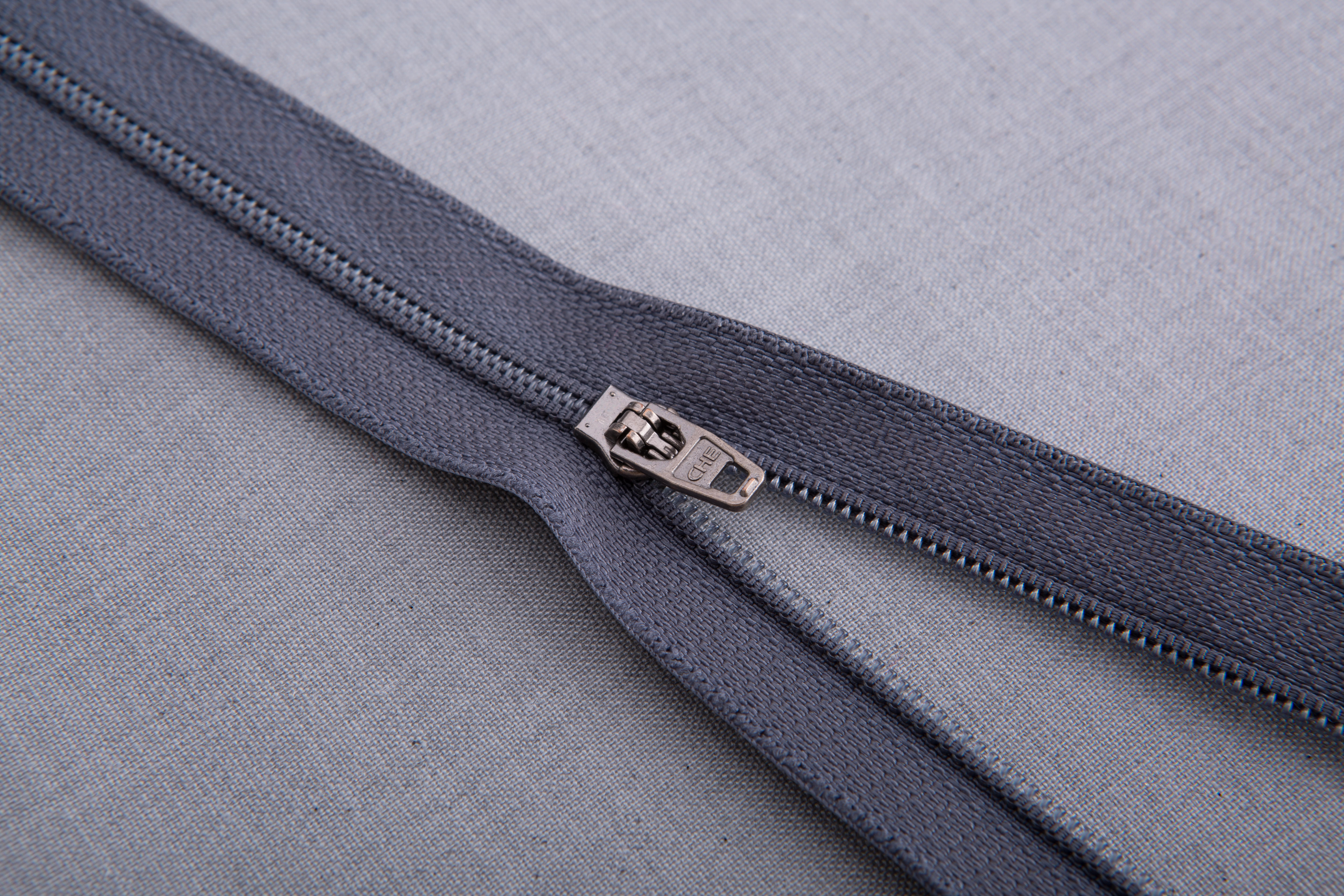 Woven zipper