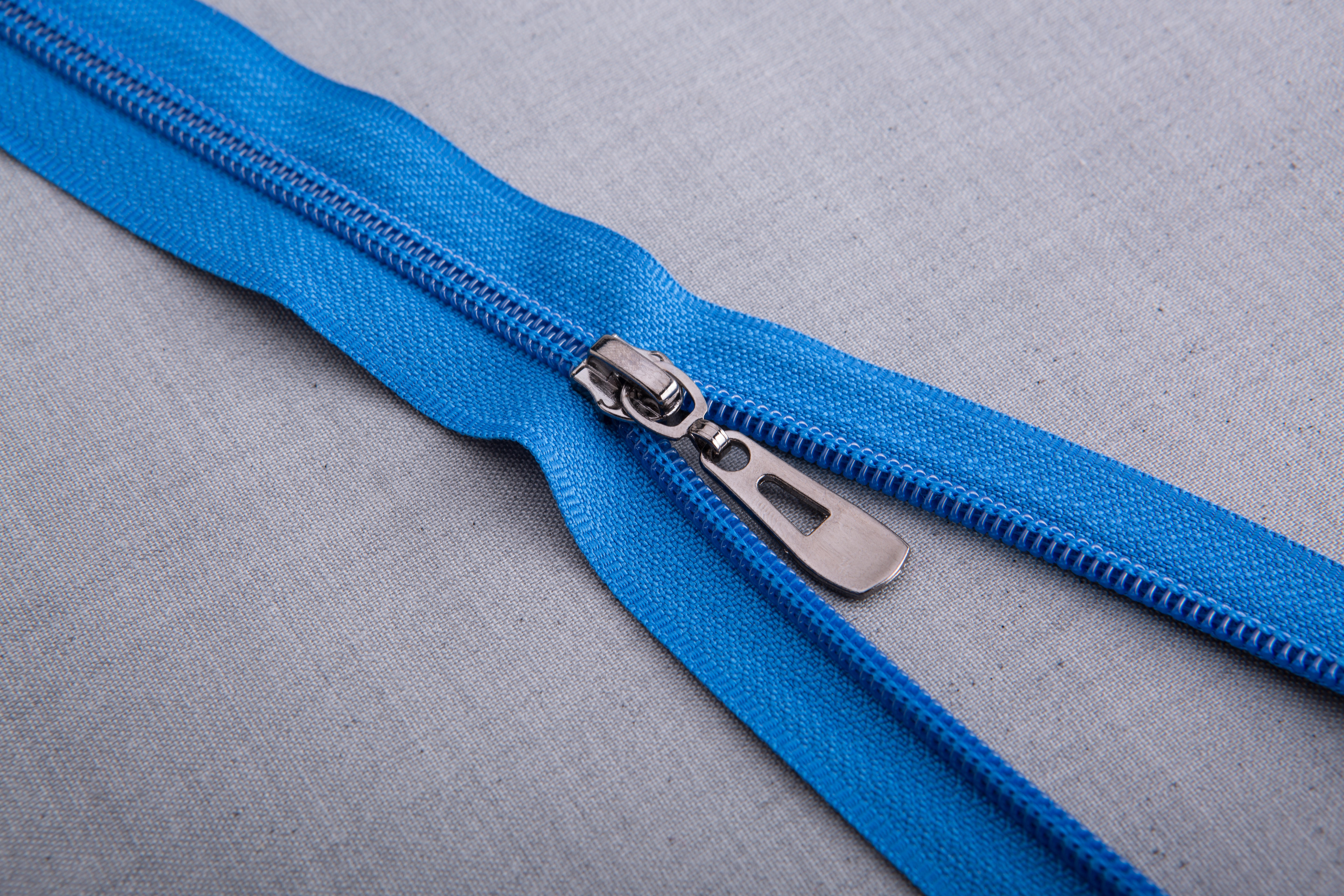 Nylon zipper