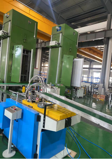 Pail bottom curling and lining machine Pail bottom curling and lining machine