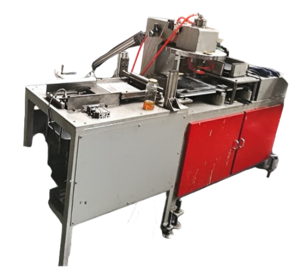 Can lid lining machine