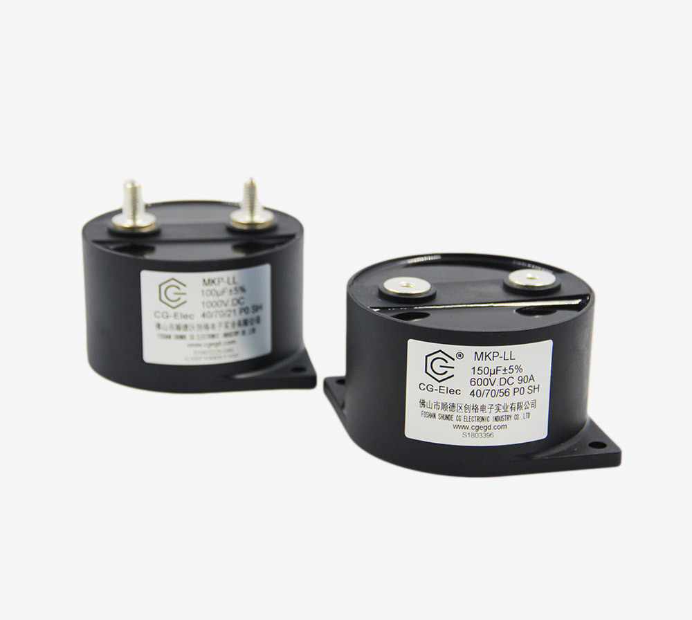 Plastic DC filter capacitor